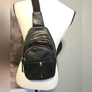 Gorgeous Black Leather Sling Bag W Lots Of Pockets. Adjustable Strap.